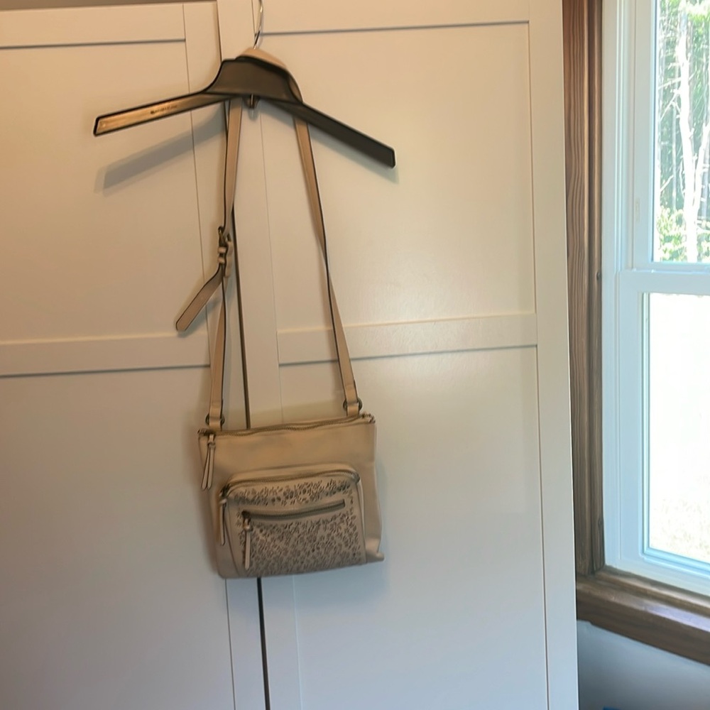 Sonoma shoulder purse. Multi-pockets and sections. Used less than 5 times.